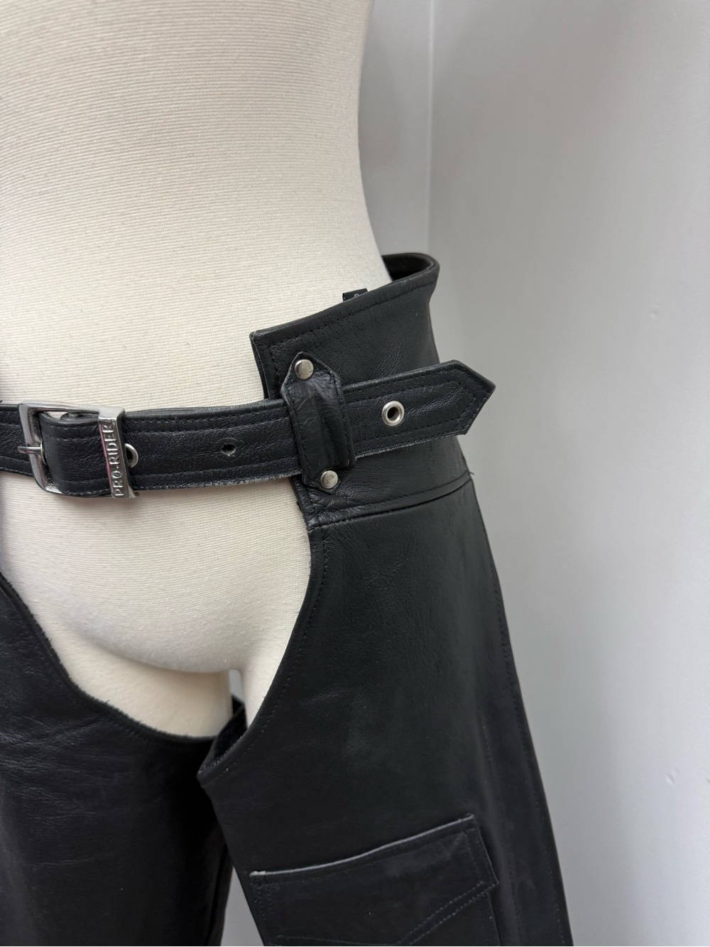 Pro Rider Genuine Leather Chaps - Picture 2 of 16